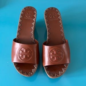 Slip on Tory Burch Platforms